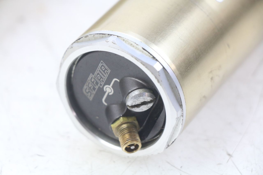 photo de TUBO DE HORQUILLA HONDA CRF 250 (2013 - 2016) - Detalles de los puntos de fijación