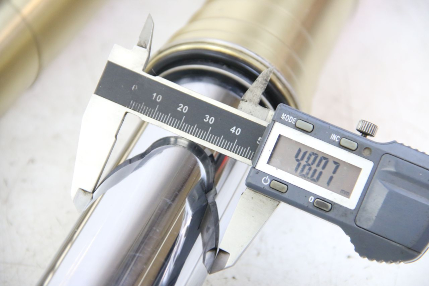 photo de TUBO DE HORQUILLA HONDA CRF 250 (2010 - 2013) - Vista general del producto