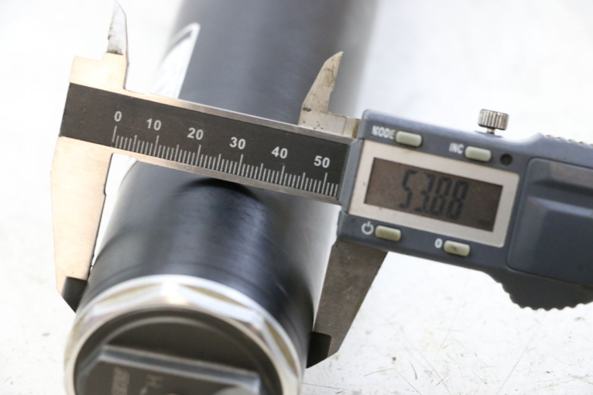 photo de BOTELLA HORQUILLA  HONDA CRF R 250 (2020 - 2021) - Otra perspectiva