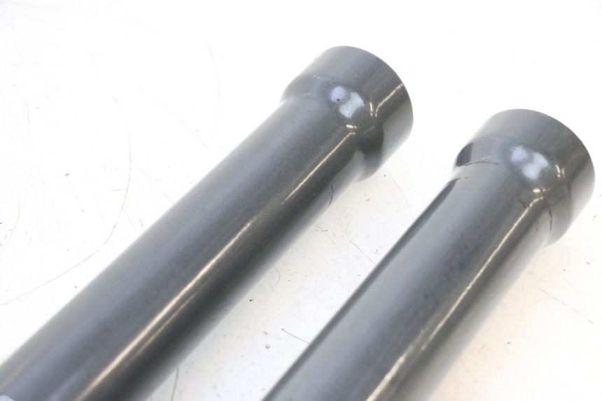 photo de BOTELLA HORQUILLA  HM HONDA CRM DERAPAGE RR 50 (2006 - 2017) - Primer plano técnico