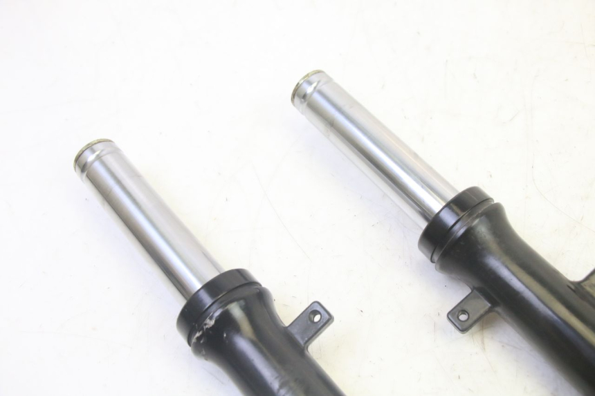 photo de BOTELLA HORQUILLA  SYM CROX 4T 50 (2016 - 2023) - Otra perspectiva