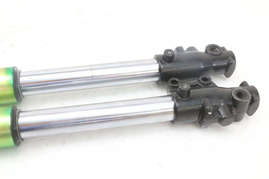 photo de BOTELLA HORQUILLA  CCR DIRT BIKE 125 - Primer plano técnico