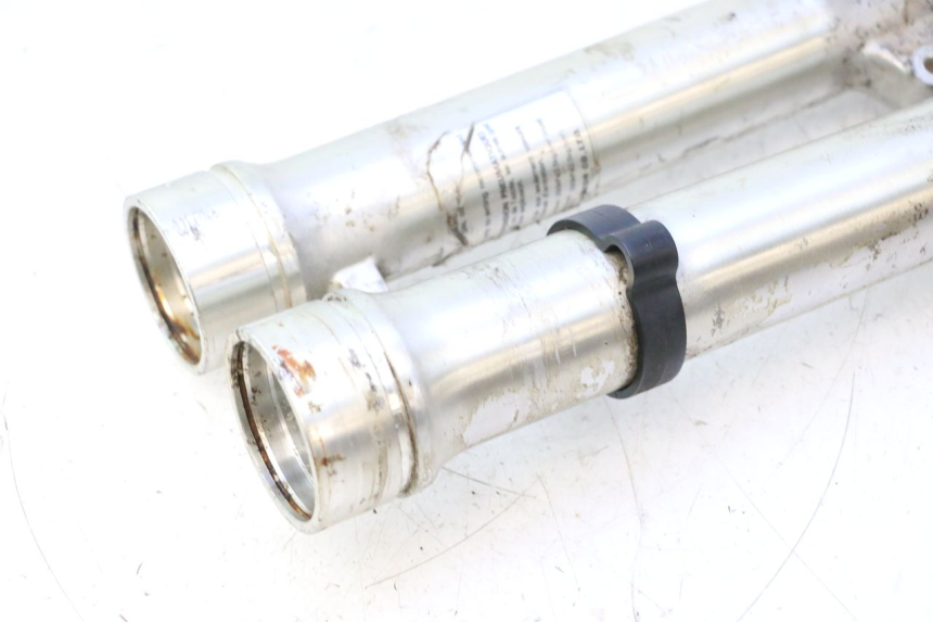 photo de BOTELLA HORQUILLA  SUZUKI DR S 600 (1985 - 1989) - Detalles de los puntos de fijación