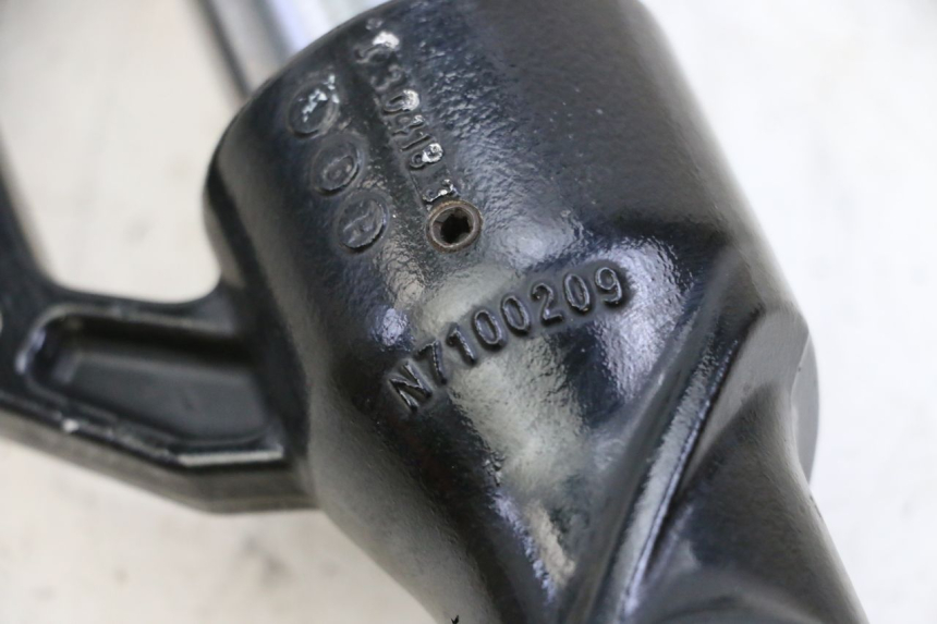 photo de BOTELLA HORQUILLA DERECHA  BMW G310 R 310 (2016 - 2020) - Detalle de la pieza