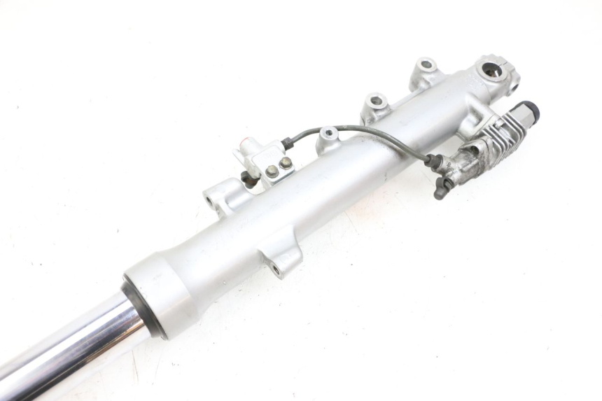 photo de BOTELLA HORQUILLA DERECHA  KAWASAKI GPZ RX 1000 (1986 - 1988) - Detalles de los puntos de fijación