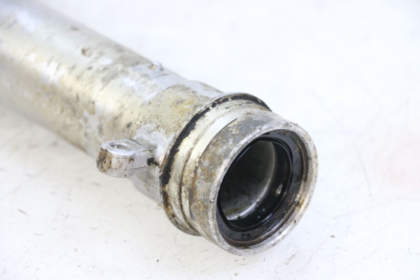 photo de BOTELLA HORQUILLA DERECHA  HONDA MTX TC02 125 (1987 - 1989) - Primer plano técnico