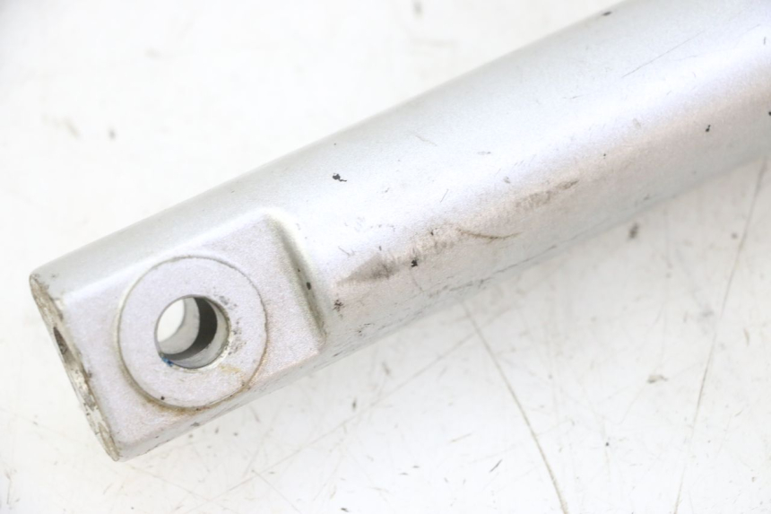 photo de BOTELLA HORQUILLA DERECHA  PEUGEOT KISBEE 4T 50 (2018 - 2022) - Marcados y referencias originales