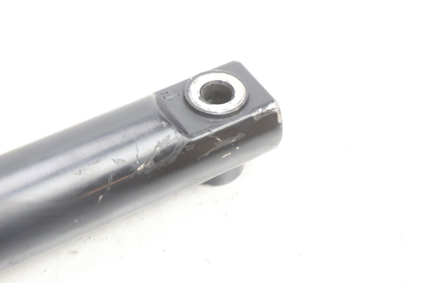 photo de BOTELLA HORQUILLA DERECHA  SYM ORBIT III 3 4T 50 (2021 - 2025) - Primer plano técnico