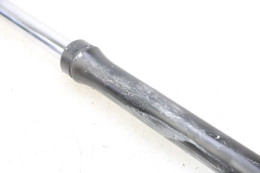 photo de BOTELLA HORQUILLA DERECHA  YAMAHA TTR 125 (2000 - 2020) - Marcados y referencias originales