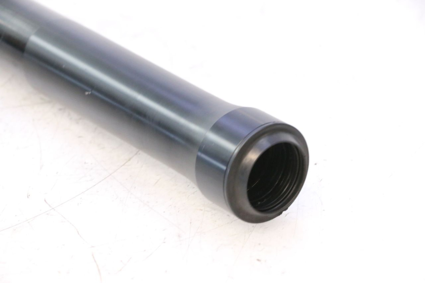 photo de BOTELLA HORQUILLA DERECHA  YAMAHA YZF R6 600 (2008 - 2009) - Detalles de los puntos de fijación