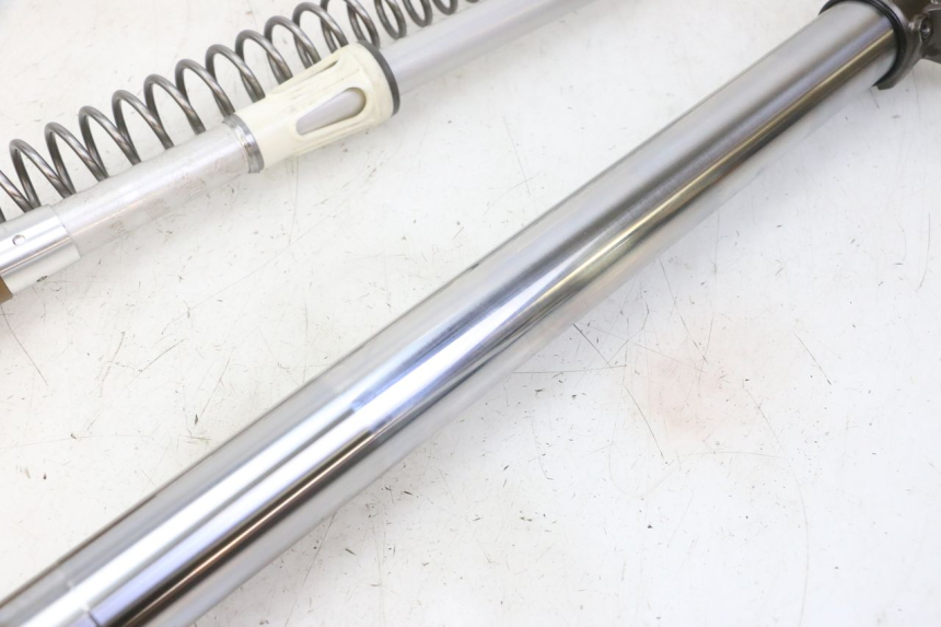 photo de BOTELLA HORQUILLA DERECHA  YAMAHA YZF YZ-F 450 (2014 - 2016) - Características distintivas