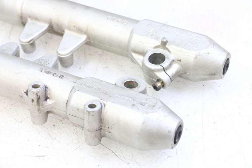 photo de BOTELLA HORQUILLA  PEUGEOT ELYSTAR 125 (2002 - 2007) - Primer plano técnico