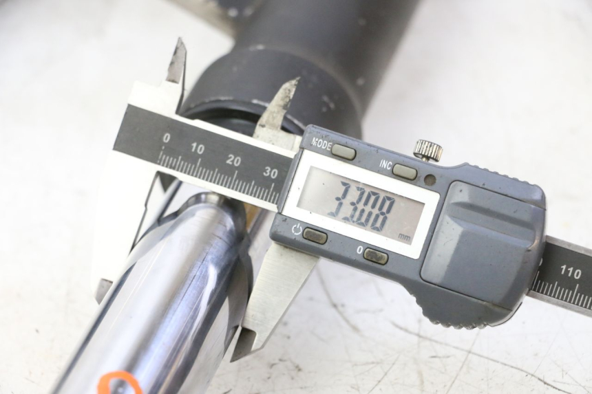 photo de BOTELLA HORQUILLA  PEUGEOT ELYSTAR 50 (2002 - 2014) - Zoom estado de uso