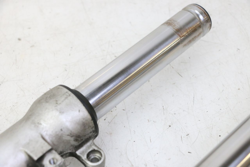 photo de BOTELLA HORQUILLA  HONDA FES S-WING SWING ABS 125 (2007 - 2015) - Otra vista del artículo