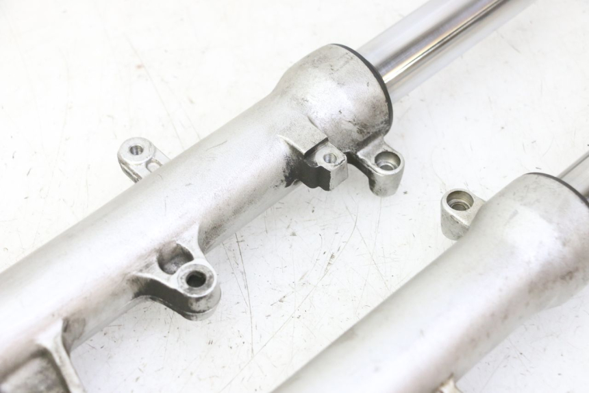 photo de BOTELLA HORQUILLA  HONDA FES S-WING SWING ABS 125 (2007 - 2015) - Primer plano de alta resolución