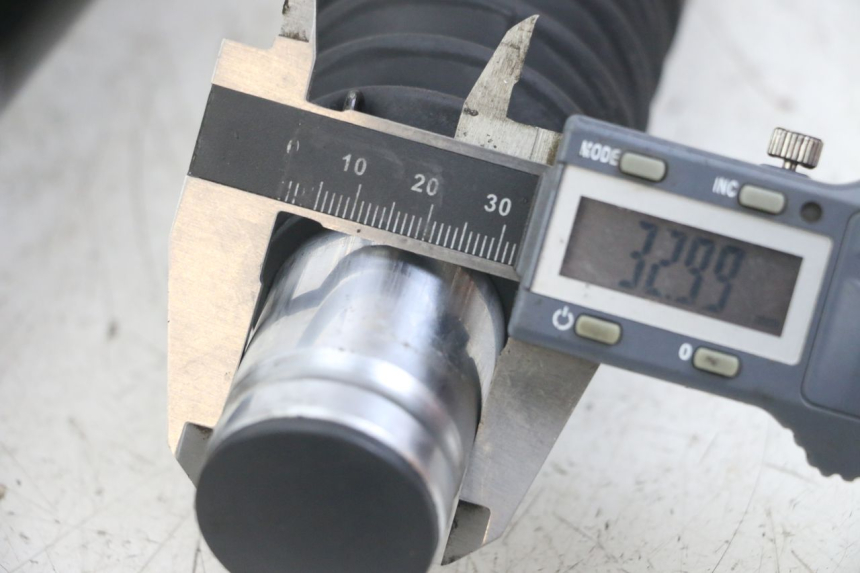 photo de TUBO DE HORQUILLA SYM FIDDLE 3 III 125 (2014 - 2020) - Zoom estado de uso