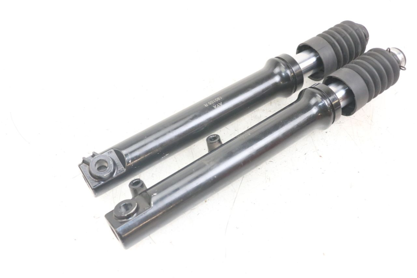 photo de TUBO DE HORQUILLA SYM FIDDLE 3 III 125 (2014 - 2020) - Primer plano técnico