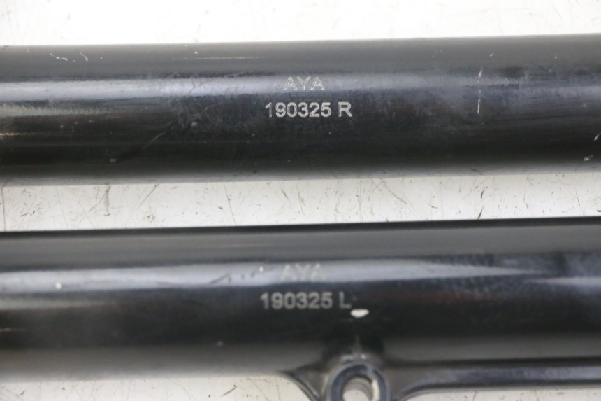 photo de BOTELLA HORQUILLA  SYM FIDDLE 3 III 50 (2014 - 2020) - Zoom estado de uso