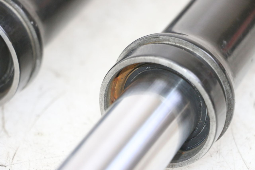 photo de BOTELLA HORQUILLA  SYM FIDDLE 3 III 50 (2014 - 2020) - Vista general del producto