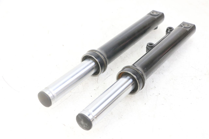 photo de BOTELLA HORQUILLA  SYM FIDDLE 3 III 50 (2014 - 2020) - Detalles de los puntos de fijación