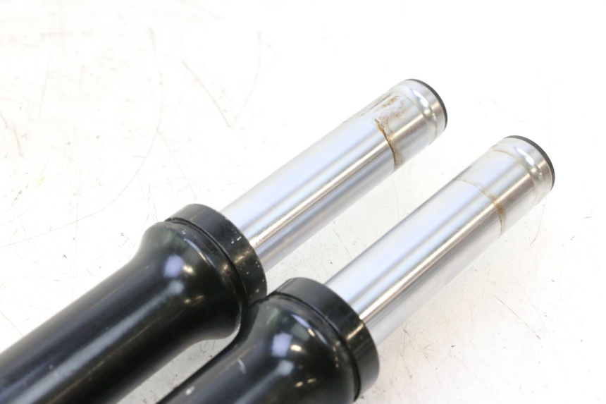 photo de BOTELLA HORQUILLA  SYM FIDDLE 3 III 50 (2014 - 2020) - Detalles de los puntos de fijación