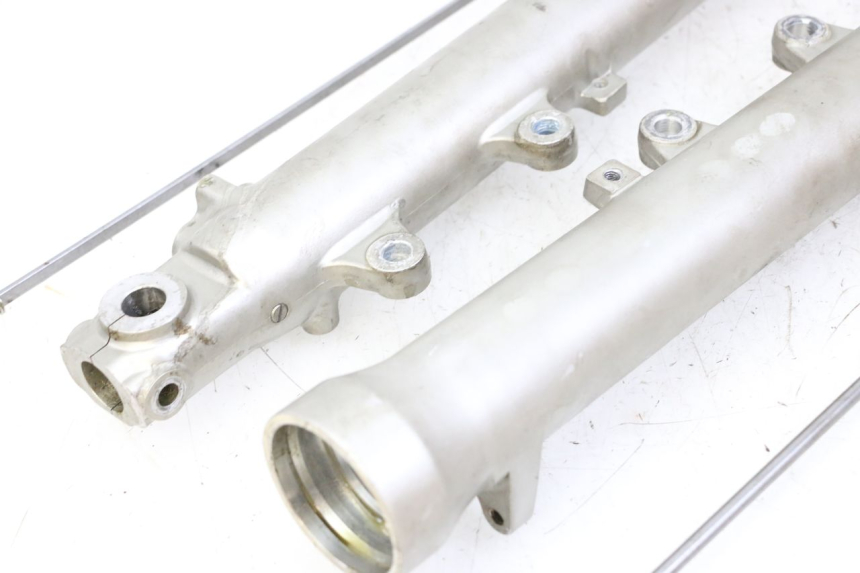 photo de BOTELLA HORQUILLA  YAMAHA FJ 36Y 1100 (1984 - 1985) - Detalle de la pieza