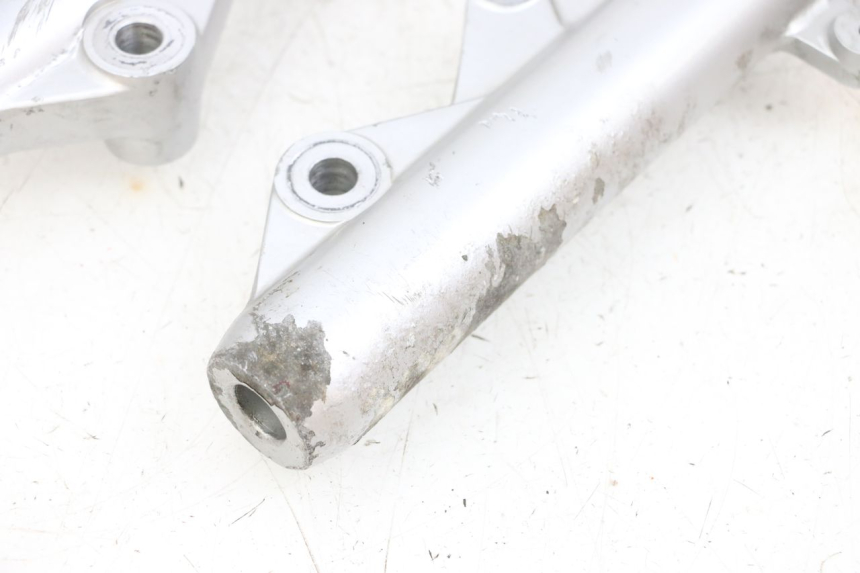 photo de BOTELLA HORQUILLA  MBK FLAME X 125 (2007 - 2016) - Características distintivas