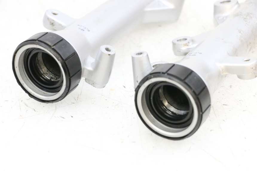 photo de BOTELLA HORQUILLA  MBK FLAME X 125 (2007 - 2016) - Estado de la superficie y material