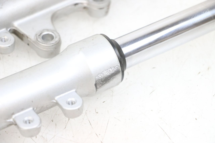 photo de BOTELLA HORQUILLA  MBK FLIPPER 115 (2013 - 2017) - Otra perspectiva