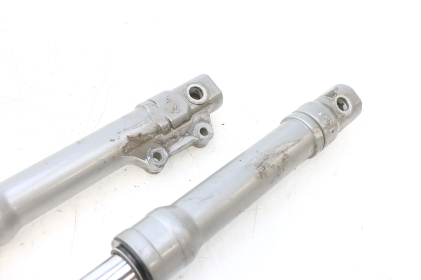 photo de TUBO DE HORQUILLA PIAGGIO FLY 2T 50 (2004 - 2017) - Características distintivas