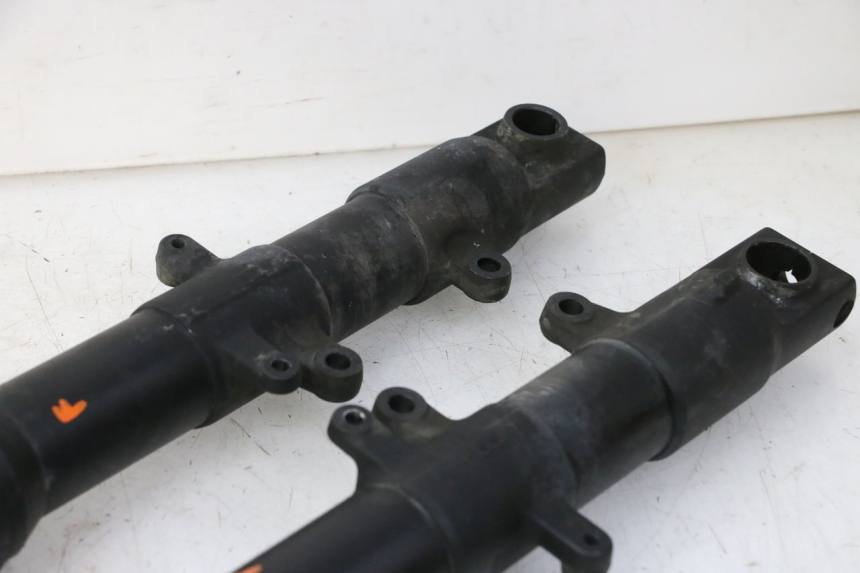 photo de BOTELLA HORQUILLA  YAMAHA FZ6 FAZER S2 600 (2007 - 2011) - Primer plano técnico