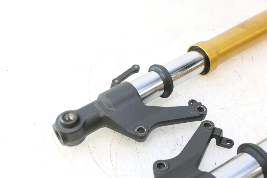 photo de BOTELLA HORQUILLA  YAMAHA FZ8 800 (2010 - 2016) - Otra perspectiva