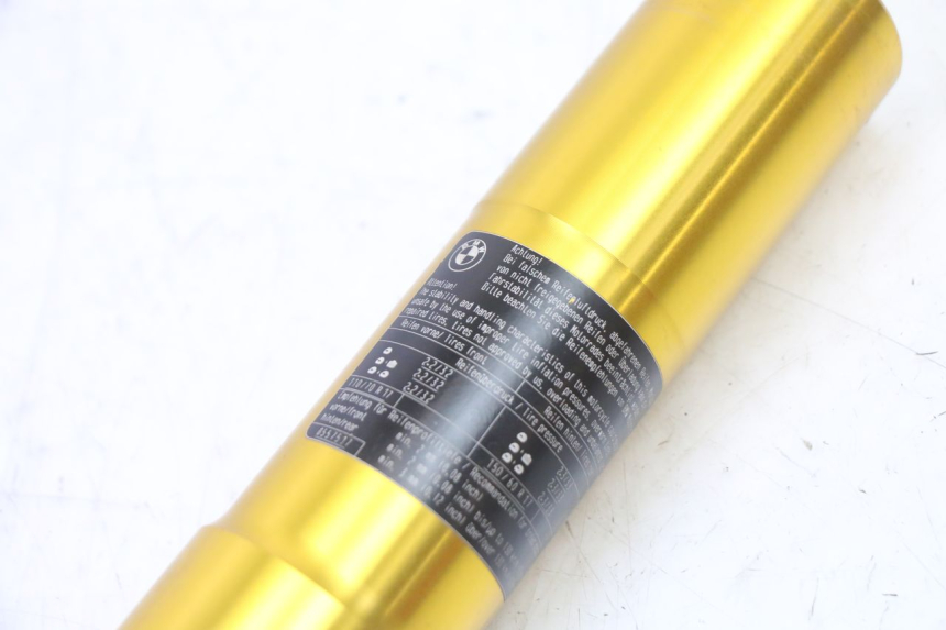 photo de BOTELLA HORQUILLA  BMW G310 R 310 (2016 - 2020) - Primer plano técnico