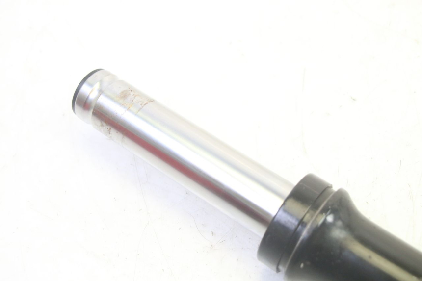 photo de BOTELLA HORQUILLA IZQUIERDA SYM FIDDLE 3 III 125 (2014 - 2020) - Detalle de la pieza