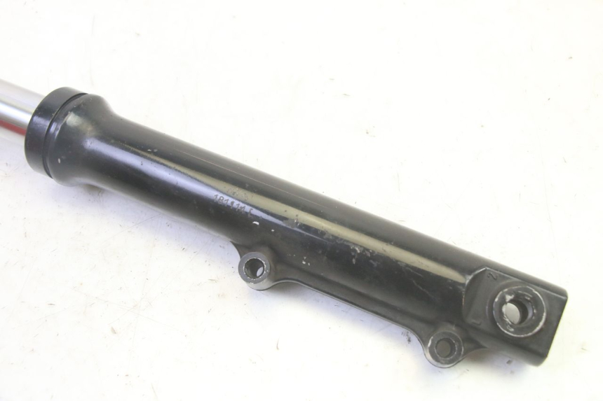 photo de BOTELLA HORQUILLA IZQUIERDA SYM FIDDLE 3 III 125 (2014 - 2020) - Otra perspectiva