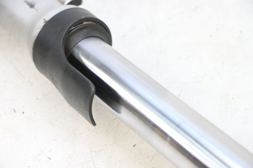 photo de BOTELLA HORQUILLA IZQUIERDA YAMAHA FZ6 N FAZER 600 (2004 - 2006) - Otra perspectiva