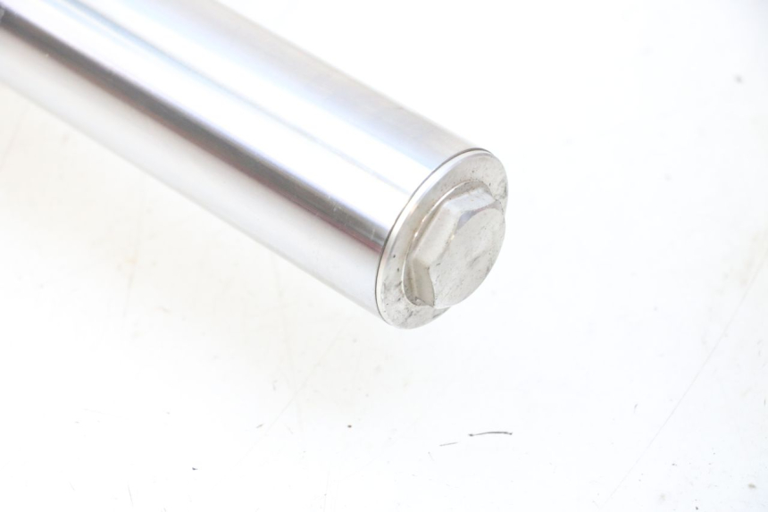 photo de BOTELLA HORQUILLA IZQUIERDA YAMAHA FZ6 N FAZER 600 (2004 - 2006) - Primer plano técnico