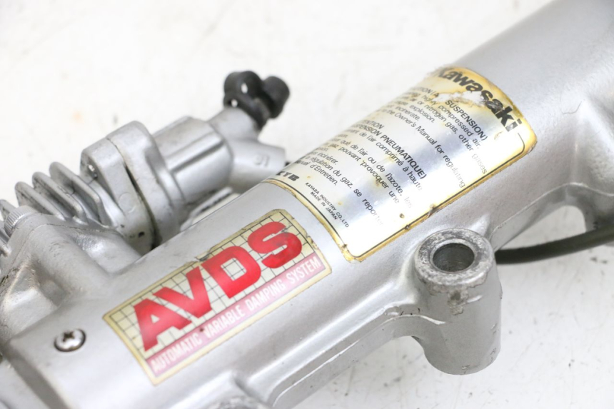 photo de BOTELLA HORQUILLA IZQUIERDA KAWASAKI GPZ RX 1000 (1986 - 1988) - Detalle de la pieza