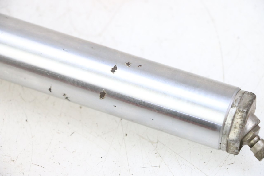 photo de BOTELLA HORQUILLA IZQUIERDA HONDA MTX TC02 125 (1987 - 1989) - Características distintivas