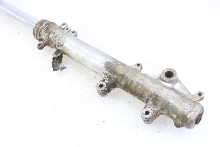 photo de BOTELLA HORQUILLA IZQUIERDA HONDA MTX TC02 125 (1987 - 1989) - Primer plano técnico