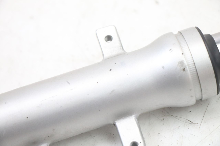 photo de BOTELLA HORQUILLA IZQUIERDA KYMCO GRAND DINK 125 (2008 - 2014) - Otra perspectiva