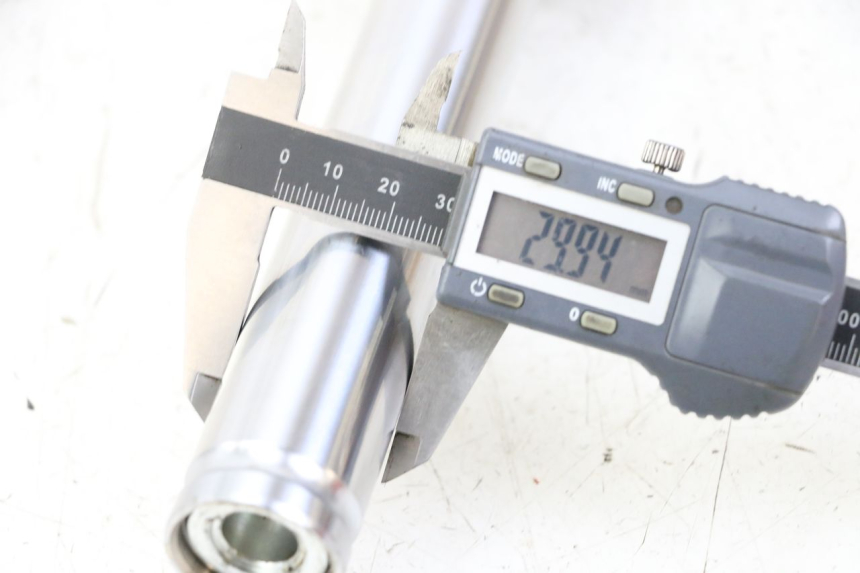 photo de BOTELLA HORQUILLA IZQUIERDA PEUGEOT TWEET 4T 50 (2023 - 2025) - Detalle de la pieza