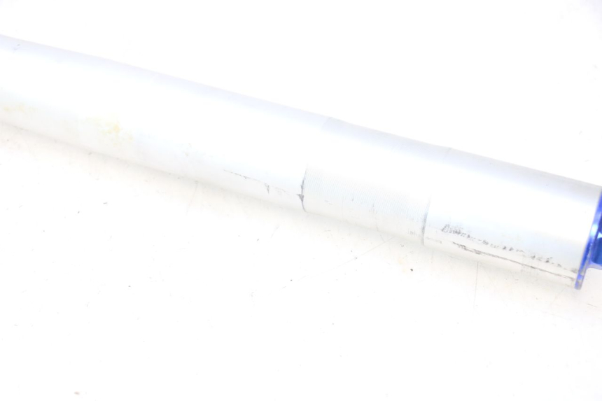 photo de BOTELLA HORQUILLA IZQUIERDA APOLLO RFZ 125 - Primer plano técnico