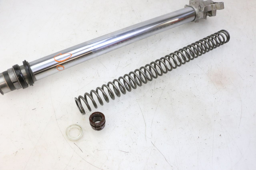 photo de BOTELLA HORQUILLA IZQUIERDA YAMAHA YZ 125 (1998 - 2005) - Estado de la superficie y material