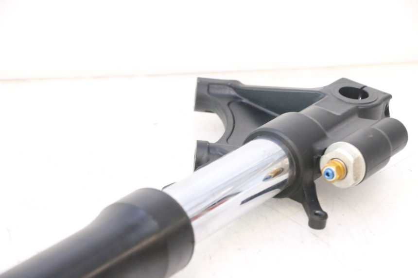 photo de BOTELLA HORQUILLA IZQUIERDA YAMAHA YZF R6 600 (2008 - 2009) - Otra perspectiva