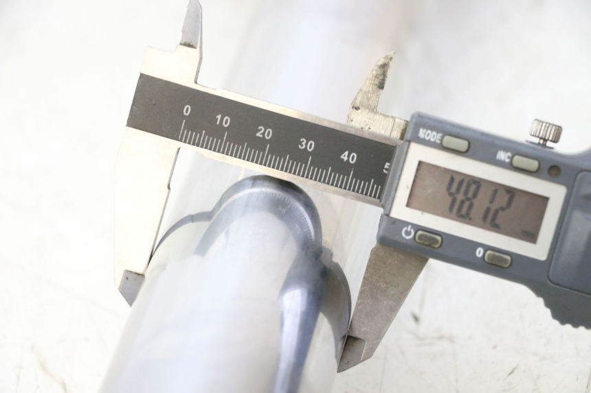 photo de BOTELLA HORQUILLA IZQUIERDA YAMAHA YZF YZ-F 450 (2014 - 2016) - Zoom estado de uso