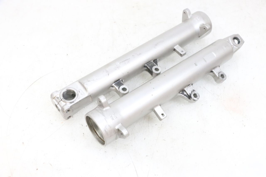 photo de BOTELLA HORQUILLA  SUZUKI GSF N BANDIT 600 (1996 - 1999) - Detalles de los puntos de fijación