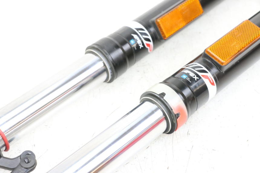 photo de BOTELLA HORQUILLA  HUSQVARNA SVARTPILEN 401 (2018 - 2023) - Marcados y referencias originales