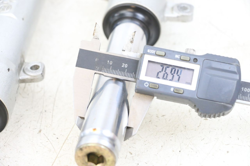 photo de BOTELLA HORQUILLA  PEUGEOT KISBEE 2T 50 (2018 - 2022) - Zoom estado de uso