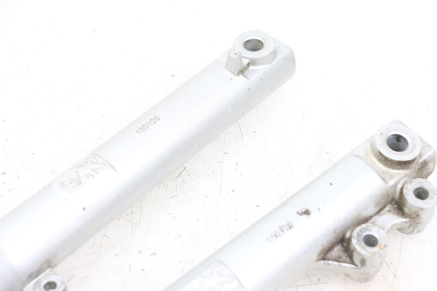 photo de BOTELLA HORQUILLA  PEUGEOT KISBEE 2T 50 (2018 - 2022) - Primer plano técnico